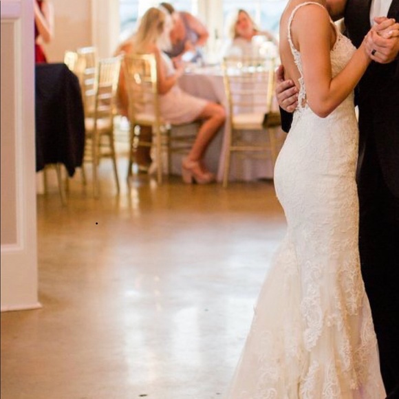 Martina Liana wedding dress - Picture 2 of 5